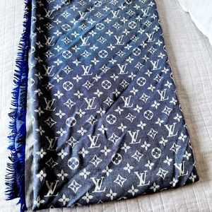 Authentic Louis Vuitton Monogram blue reversible shawl